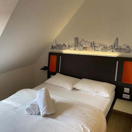 Easyhotel Zuerich Limmatplatz Exteriör bild