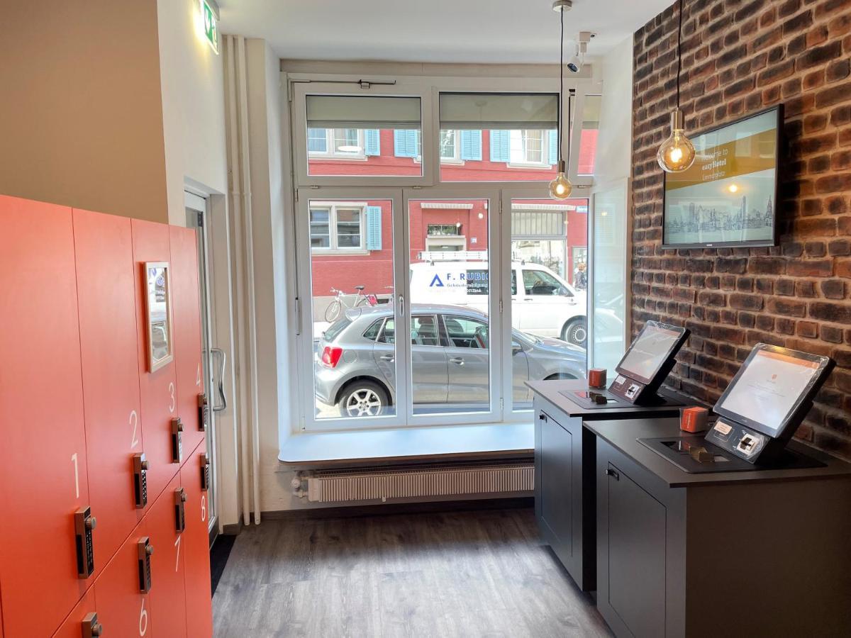Easyhotel Zuerich Limmatplatz Exteriör bild