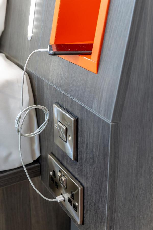 Easyhotel Zuerich Limmatplatz Exteriör bild