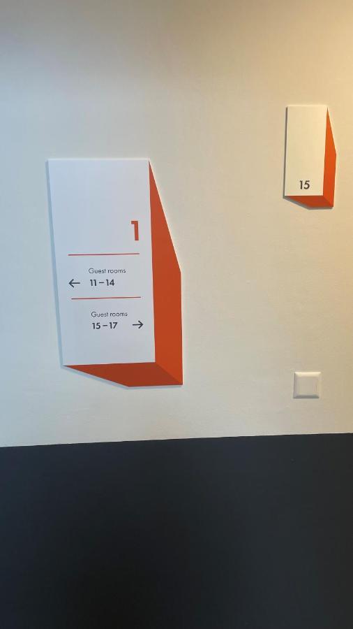 Easyhotel Zuerich Limmatplatz Exteriör bild